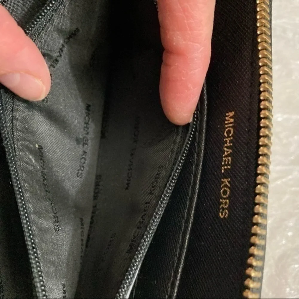 Michael kors black zipper clutch wallet wristlet